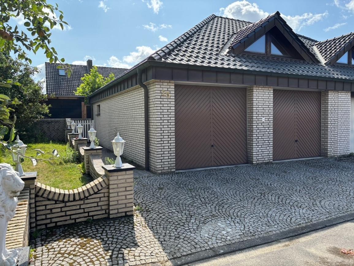 Garage, Einfamilienhaus, Doppelgarage mit überdachtem Freisitz in Gronau - Bild 3