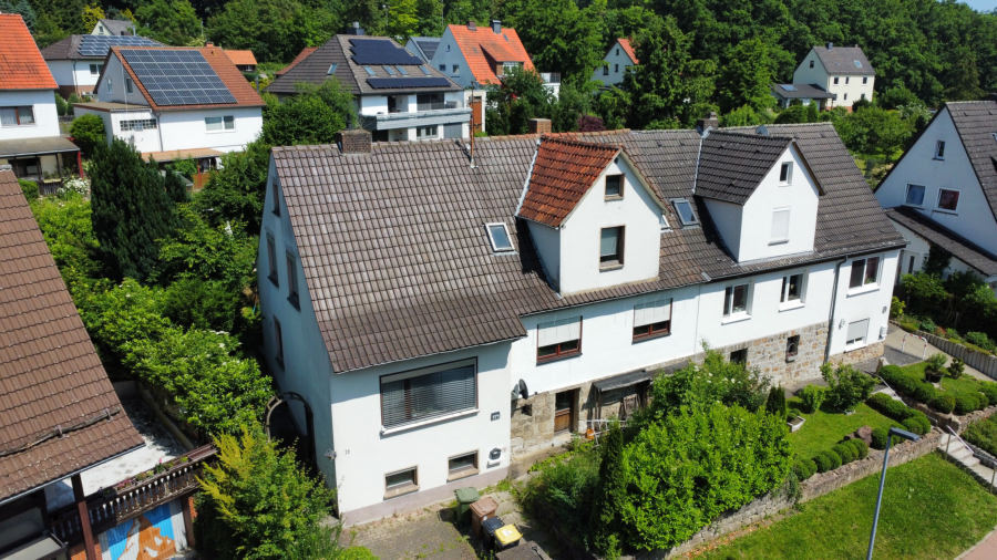 Einfamilien-Doppelhaushälfte in Simmershausen - Bild 1