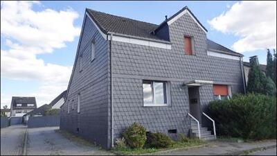 Garagenzeile, Dreifamilienhaus in Andreasstraße 30, 45661 Recklinghausen - Bild 2