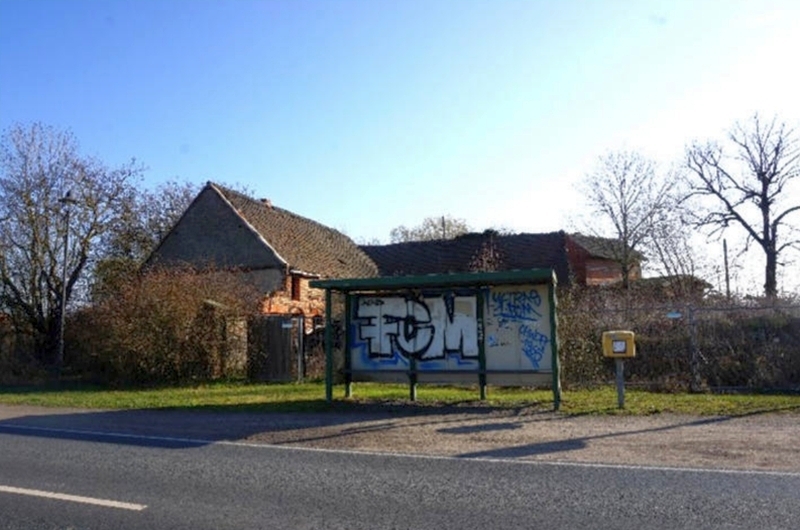 Grundstück mit abrisswürdigen Gebäuden in Angern - Bild 1