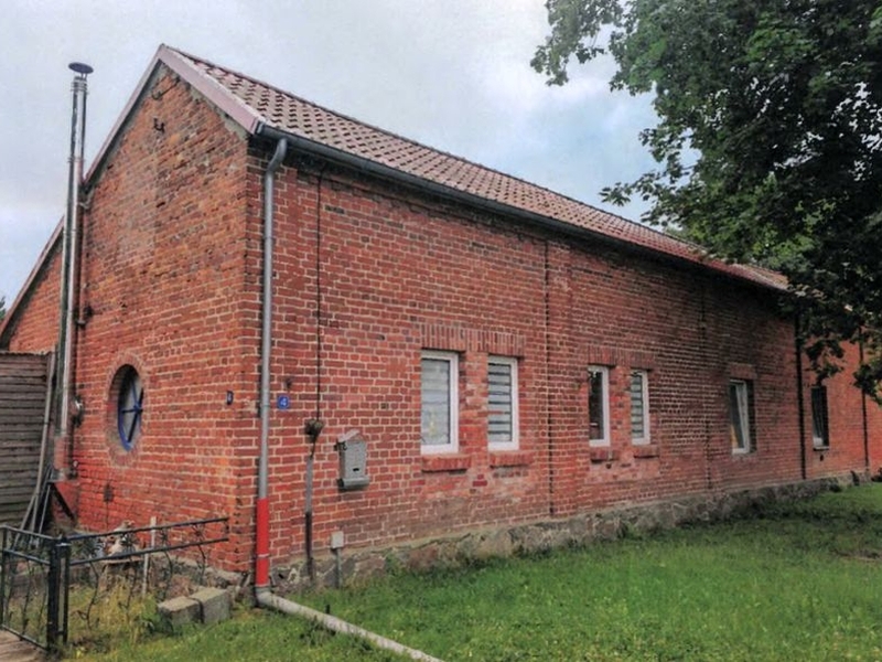 Wohnhaus nebst Nebengelass in Semlow - Bild 1