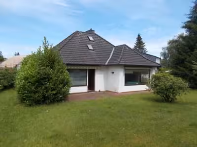 Einfamilienhaus mit Carport in August-Sach-Straße 2, 24837 Schleswig - Bild 2