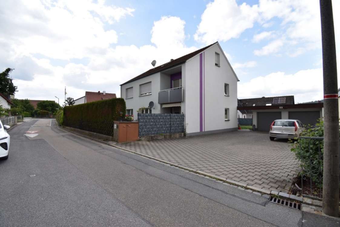 Eigentumswohnung (3 bis 4 Zimmer), Kfz-Stellplatz in Neumarkt in der Oberpfalz - Bild 1