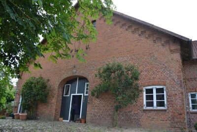 Wohn-/Wirtschaftsgebäude und Landwirtschaftsfläche in Dorfstraße 9, 24321 Panker OT Darry - Bild 1