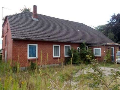 Wohnhaus und eingestürztes Nebengebäude in Osterende 7, 24805 Hamdorf - Bild 1