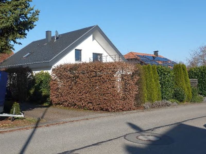 Einfamilienhaus mit angebauter Einzelgarage in Oberjettingen - Bild 3