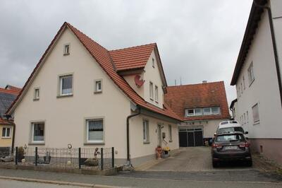 Einfamilienhaus, Grundstück mit 3 Wohngebäuden u. 2 Nebengebäuden in Breitenbacher Straße 30, 91320 Ebermannstadt, Breitenbach - Bild 2