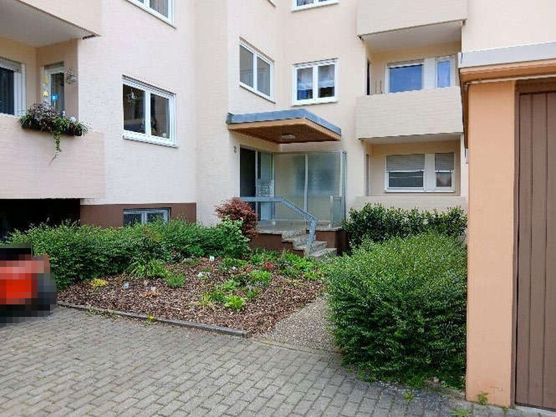 4-Zimmer-Wohnung und Reiheneinzelgarage in Salach - Bild 2
