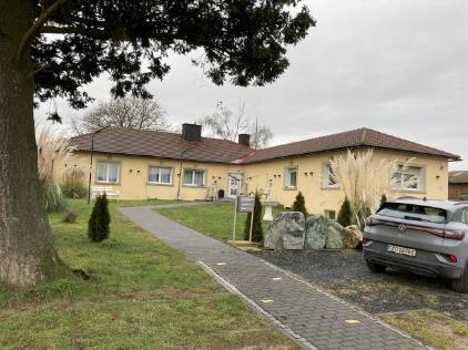Erbbaurechtsgrundstück bebaut mit einem Reiterhof in Wallau - Bild 2