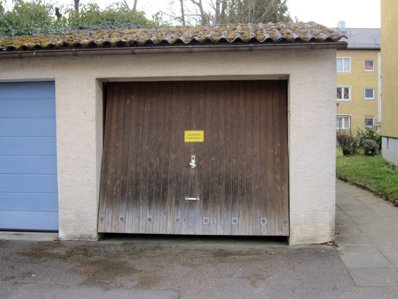 Erbbaurecht, Reihenmittelhaus und separate Garage in Parksiedlung - Bild 4