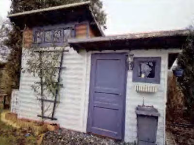 Einfamilienhaus mit angebautem Ferienhaus und Nebengebäuden in Altefähr - Bild 2