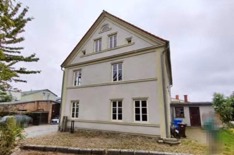 Wohnhaus mit Anbau und Nebengelass in Sagard - Bild 4