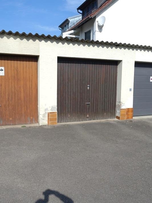 Reihenmittelhaus und Garage in Stuttgart - Bild 2