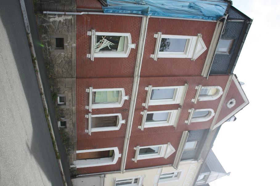 Wohnhaus mit Garage in Helmbrechts - Bild 2