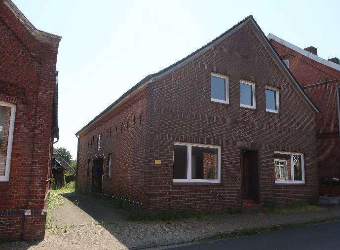 Zweifamilienhaus, mit Nebengebäuden in Bunde - Bild 2