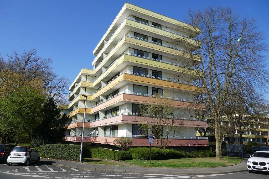 Kfz-Stellplatz (Tiefgarage), Eigentumswohnung (3 bis 4 Zimmer) in Bergisch Gladbach - Bild 1