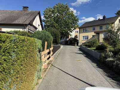 Einfamilien-Reihenhaus mit Nebengebäude in Bad Steben - Bild 2