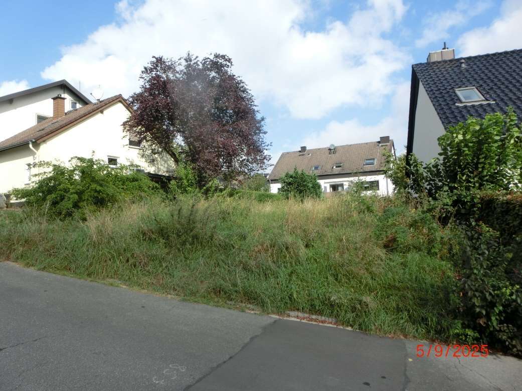 unbebautes, erschlossenes Grundstück in Much - Bild 1