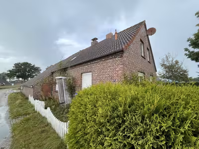 Fehnhaus mit Wohnteil und Scheune in Hauptkanal Nord 8, 26629 Großefehn, Mittegroßefehn - Bild 2