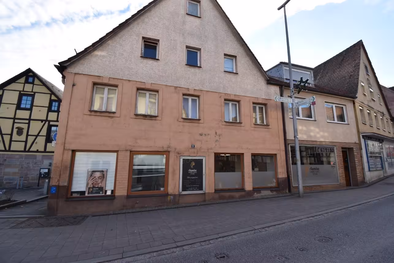 Wohnhaus mit Ladenlokal im Erdgeschoss in Stein - Bild 4