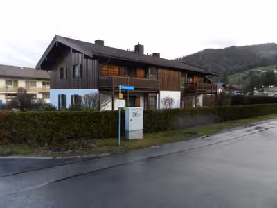 2 Zimmer-Obergeschoss-Wohnung mit Kellerraum, Tiefgaragenstellplatz in Wiesenstr.  35, 83324 Ruhpolding - Bild 1