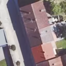 Zweifamilienhaus samt Nebengebäuden in Hofkirchen - Bild 3