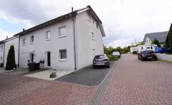 Kfz-Stellplatz, Eigentumswohnung (3 bis 4 Zimmer) in Bergkamen - Bild 1