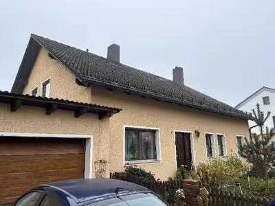 Wohnhaus, Nebengebäude, Garten in Goethestraße 8, 84085 Langquaid - Bild 1