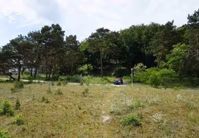 Hotel garni mit 3 Ferienhäusern und Nebengebäuden im Ostseebad Sellin in Von-Lindequist-Weg 1, 18586 Ostseebad Sellin - Bild 1