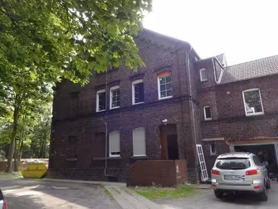 Garage, Mehrfamilienhaus, 2 Mehrfamilienhäuser und ein Garagengebäude in Grenzweg 48, 48 a, 44623 Herne, Mitte - Bild 4