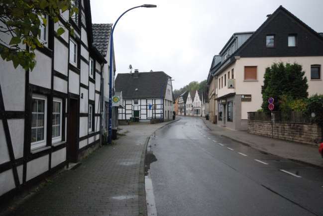 Mehrfamilienhaus, Denkmalschutz, Das Objekt wäre ohne Denkmalschutz abrisswürdig. in Schwerte - Bild 4