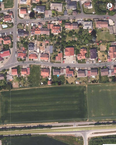 Zweifamilienhaus mit Garage/Nebengebäude in Weingartenstraße  36, 97337 Dettelbach - Bild 2