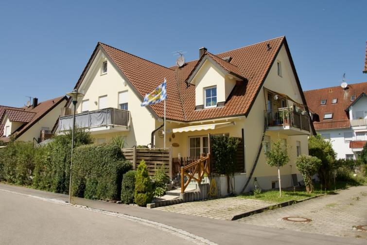 Eigentumswohnung (1 bis 2 Zimmer), Kfz-Stellplatz (Tiefgarage) in Altenmünster - Bild 1