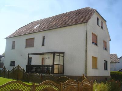 Garage, Einfamilienhaus, ohne Innenbesichtigung, stark sanierungsbedürftig in Am Küstergarten 2, 33184 Altenbeken, Schwaney - Bild 2