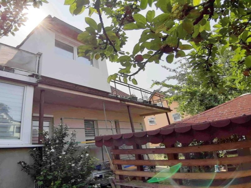 Doppelhaushälfte (Zweifamilienhaus) mit Carport in Aalen - Bild 2