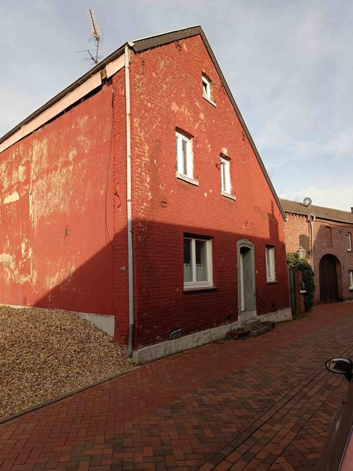 Einfamilienwohnhaus mit Scheunen in Brüggelchen - Bild 3