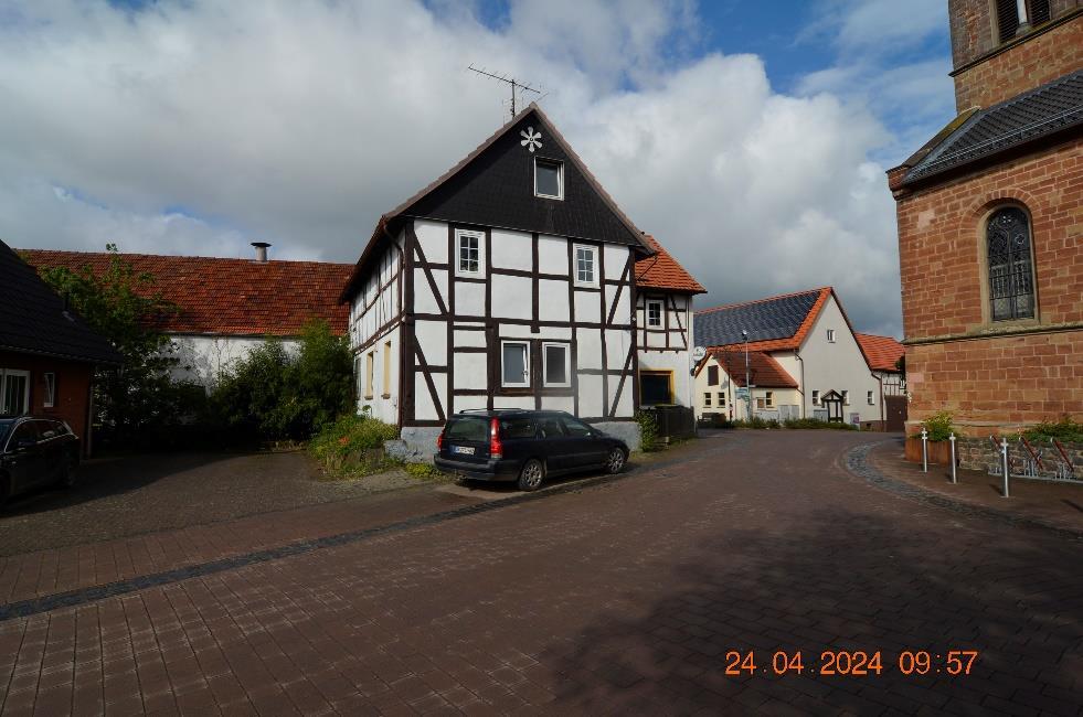 Sonstiges, ehemalige Dorfgaststätte mit Wohnung und Nebengebäuden; Denkmalschutz, Sanierungsfall; die beiden Grundstücke bilden eine wirtschaftliche Einheit in Basdorf - Bild 4