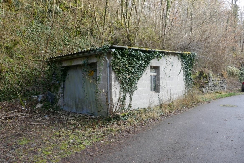 Einfamilienwohnhaus mit Garage und unbebautes Grundstück in Öhringen - Bild 3