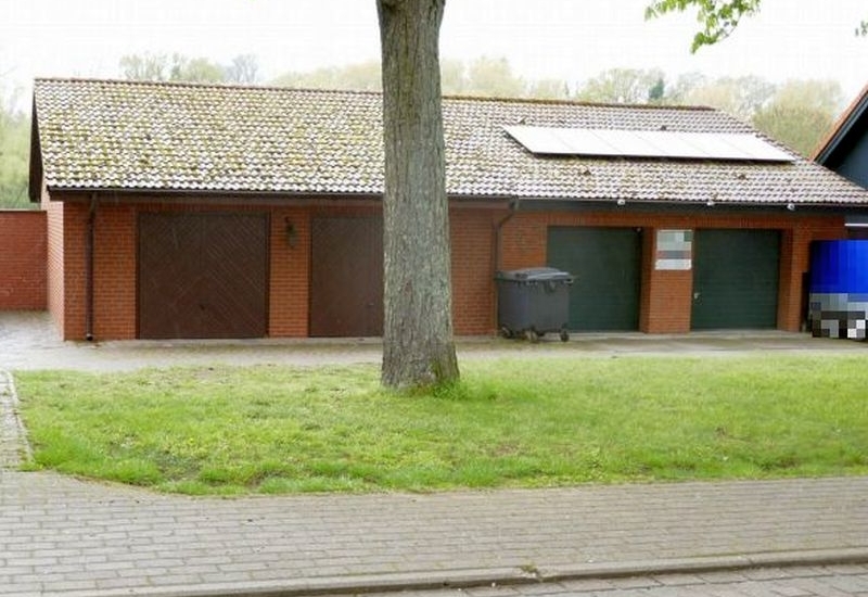 Doppelhaushälfte und Doppelgarage nebst 2 Werkstatträumen in Dobbertin - Bild 2