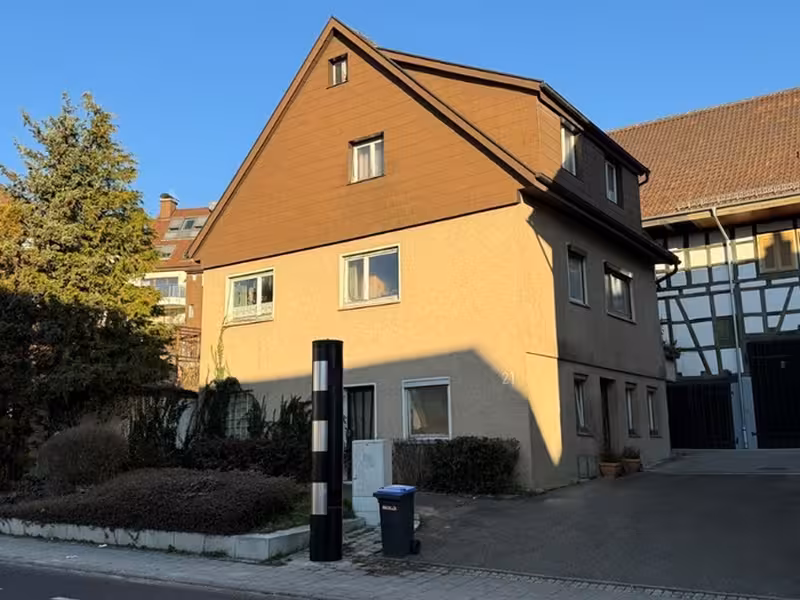 Zweifamilienhaus mit Garage in Denkendorf - Bild 1