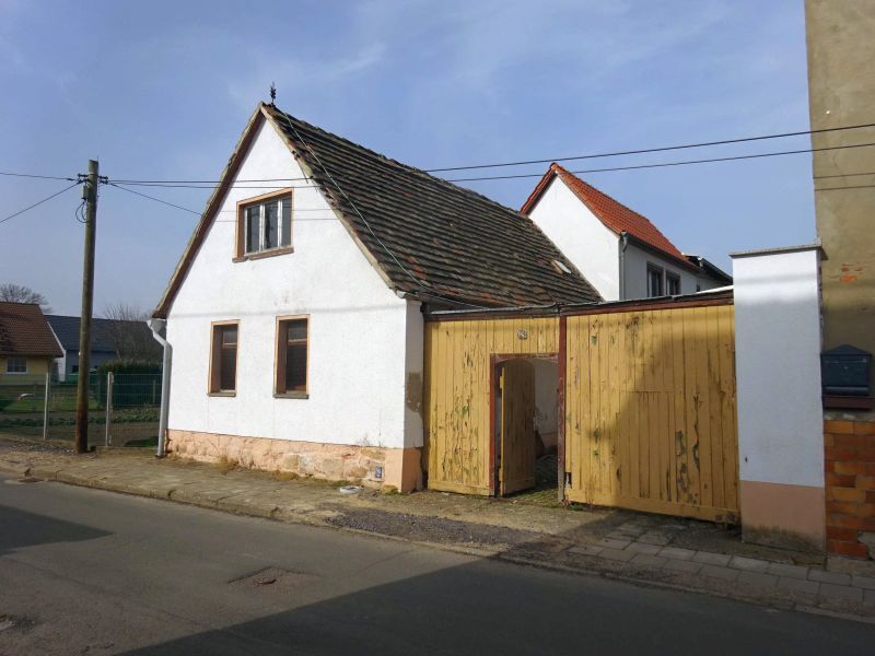 Wohnhaus mit Nebengebäuden und Gartenland in Nessa - Bild 2
