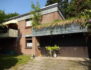 Garage, Einfamilienhaus, Einfamilienwohnhaus mit 2 Apartmentwohnung und Garage in Laarmannstr. 77, 44879 Bochum, Linden - Bild 1