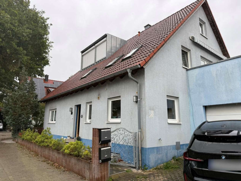 Wohnung im Dachgeschoss; Verkehrsfläche in Fürth - Bild 1