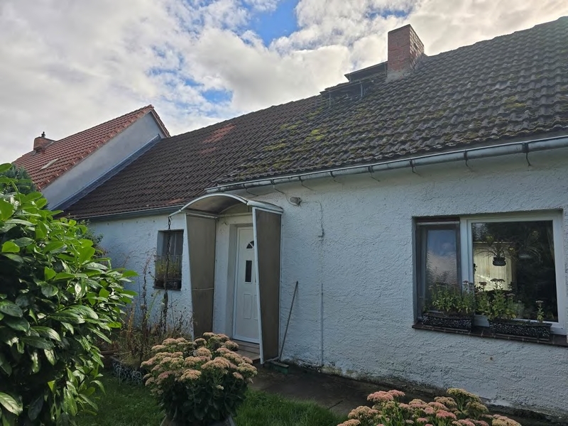 Einfamilienwohnhaus (Doppelhaushälfte) mit Nebengebäuden in Hohenmocker - Bild 2