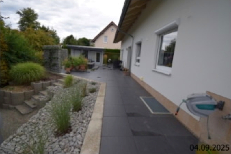 Wohnhaus mit Doppelgarage in Essingen - Bild 4