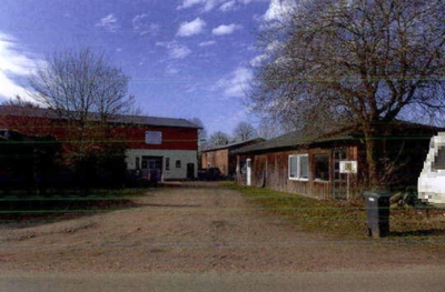 Alte Hofstelle mit Wohnhaus und Stalltrakt in Landweg 7, 25560 Hadenfeld - Bild 2