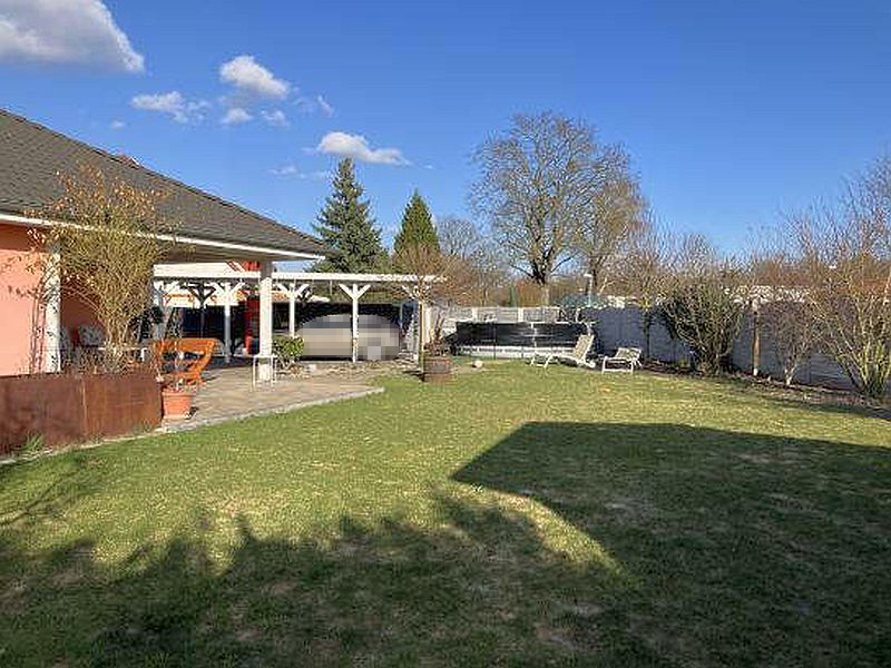 Einfamilienhaus mit Doppelcarport und Schuppen in Eggersdorf - Bild 3