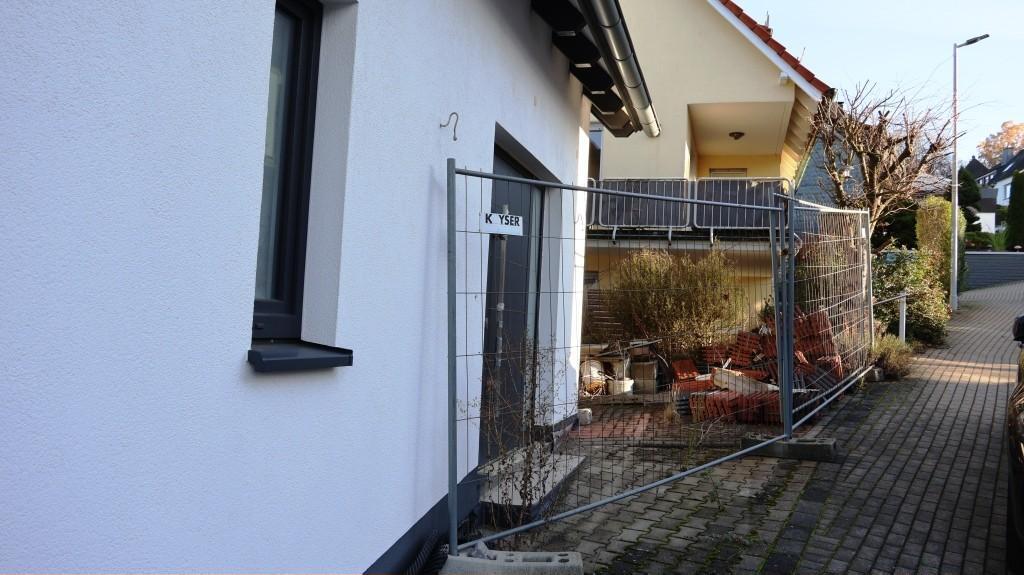 Kfz-Stellplatz, Eigentumswohnung (ab 5 Zimmer), Gartennutzung und Treppenanlagen-Nutzung in Ennepetal - Bild 2