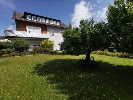 Mehrfamilienhaus mit Massivgarage und Fertiggarage in Hof - Bild 4