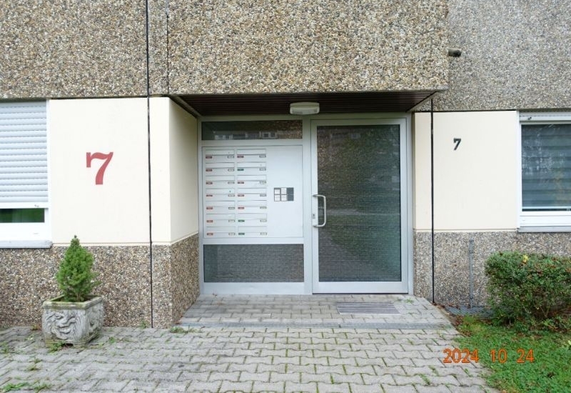 4-Zimmer-Wohnung und Sondernutzungsrecht Tiefgaragenstellplatz in Stuttgart - Bild 3